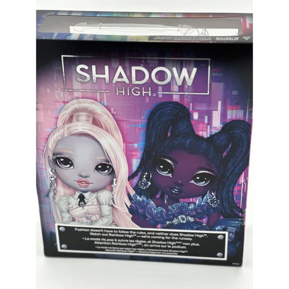 Monique Verbena Shadow High Doll With Accessories - Picture 3 of 3